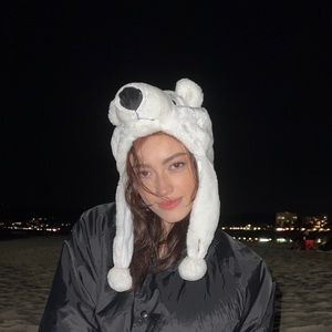 Meet your Posher, Ione